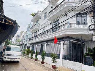 Giảm 210tr giá mới 6ty490 nhà full nội thất lô góc  cách mt chỉ 40m. lô góc 2 mặt hẻm hẻm xe cong