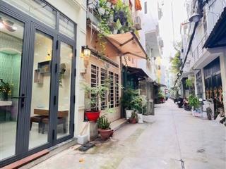 Bán nhà Chính Kinh, ngõ rộng thông gần phố, full NT, ô tô đỗ tận cửa, 38m2, hơn 7 tỷ