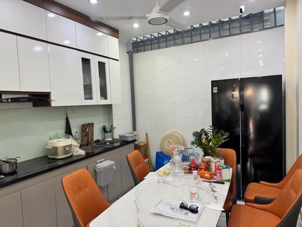 Bán nhà Lê Văn Lương, ô tô 7 chỗ đỗ sát cửa, gần phố, cạnh trường học, 34m2, hơn 7 tỷ