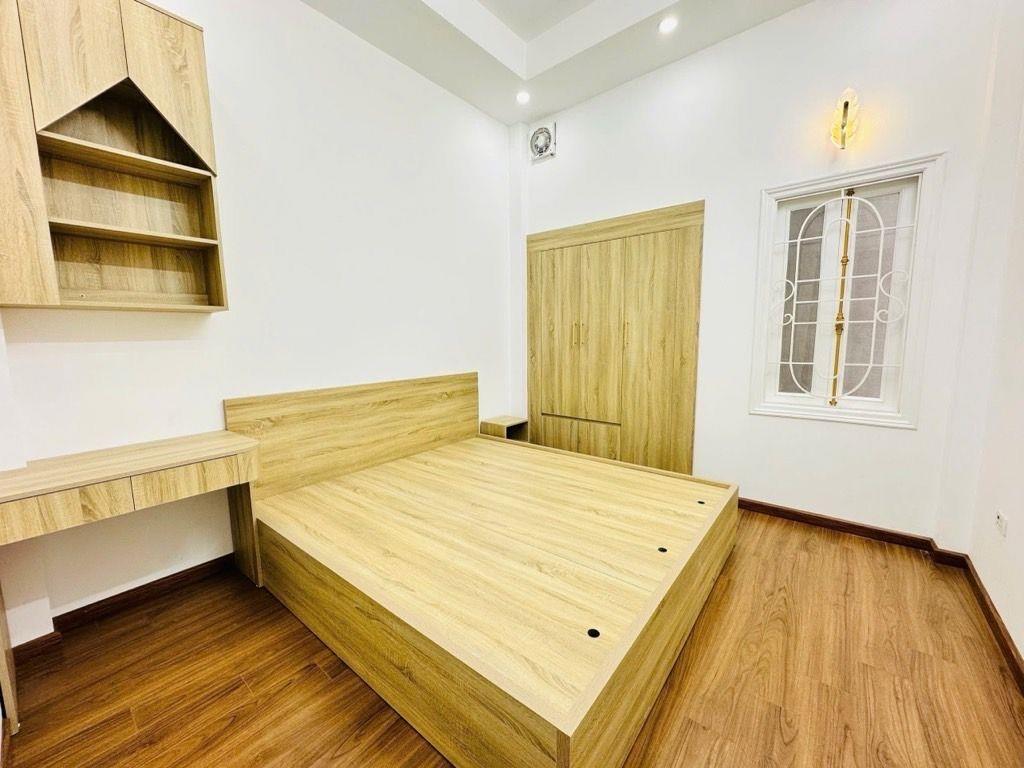 Bán nhà Khuất Duy Tiến, 2 mặt ngõ, ô tô đỗ cửa vào nhà, gần phố, 52m2, hơn 13 tỷ