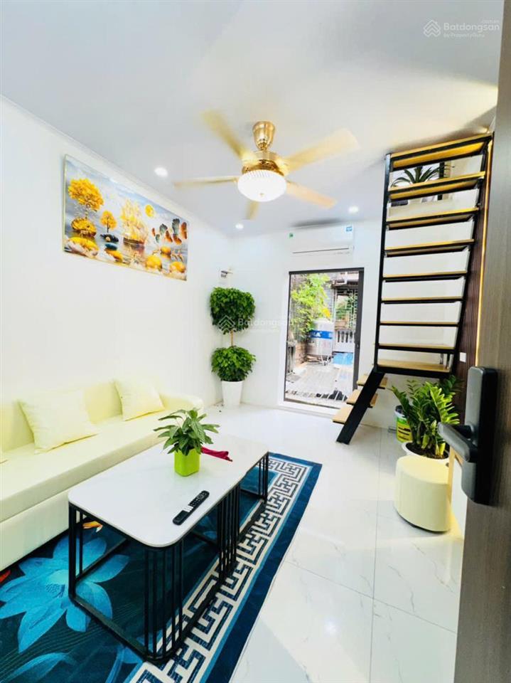 Tập thể bạch mai, tầng 2 dt 65m2, 2 ngủ, ban công thoáng, bãi ô tô, đủ công năng, tặng nội thất