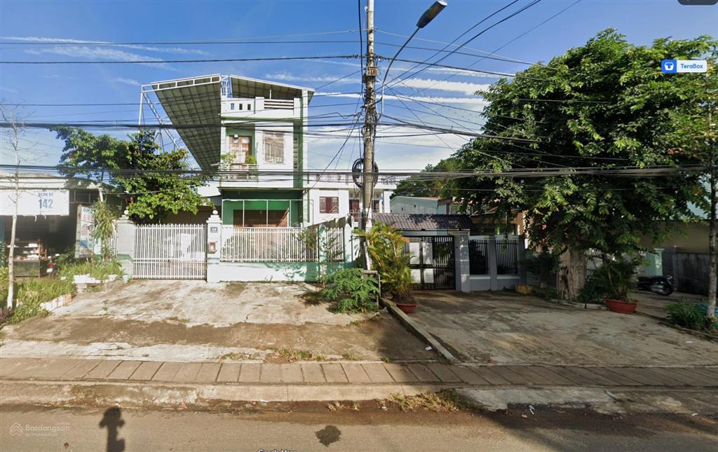 Cần tiền bán nhà mặt phố đường lê thánh tôn, plei ku, chính chủ, giá siêu hời 19,482 triệu / m2