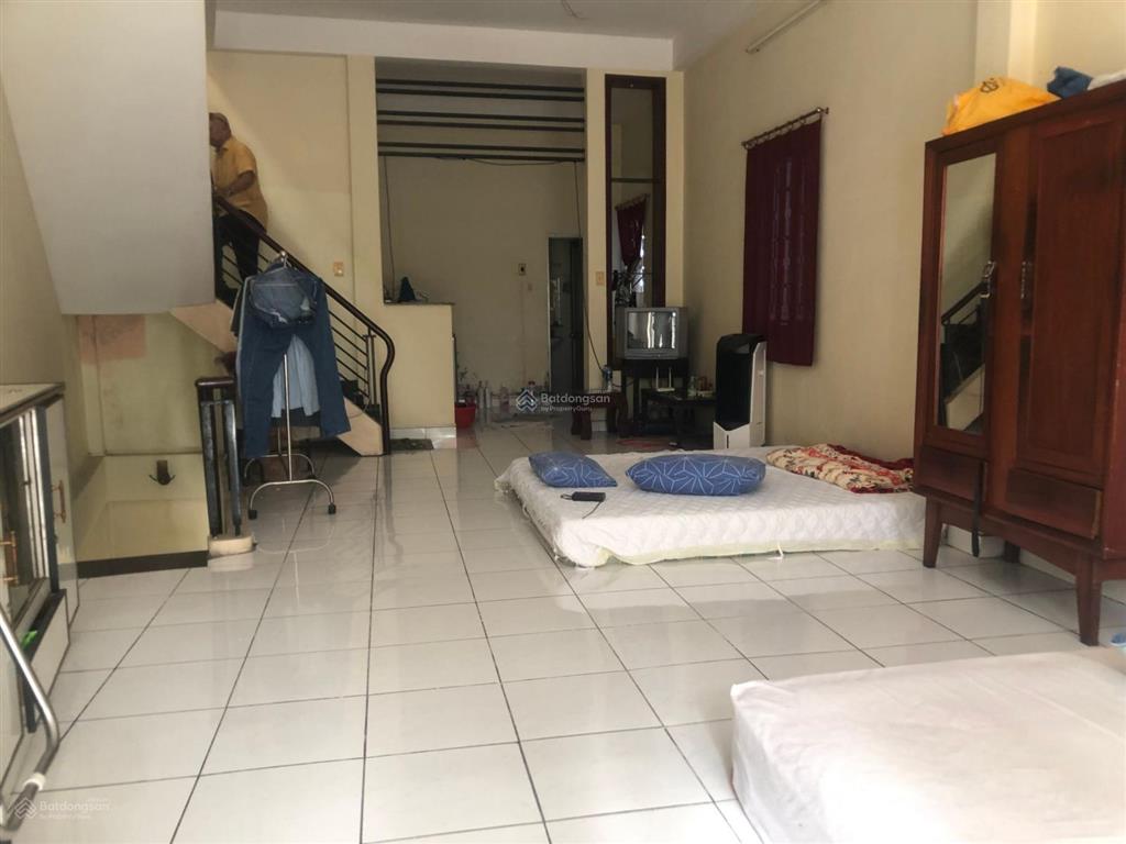 Bán gấp trong tháng  bán nhà đề thám 55.5m² 3 tầng  25.7 tỷ