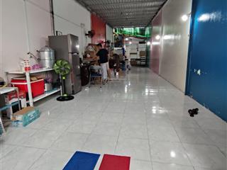 Nhà hẻm ba gác chạy thoải mái sát mặt tiền. đất rộng, hiếm