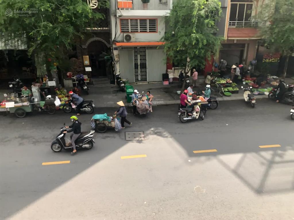 Bán gấp trong tháng  bán nhà đề thám 55.5m²  3 tầng  25.7 tỷ