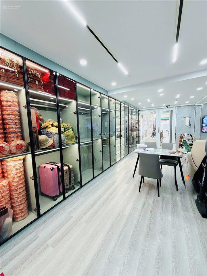 Bán gấp xuất cảnh  180m  5 tầng  giá 25.8 tỷ  tòa chi nhánh căn hộ dịch vụ quận 8