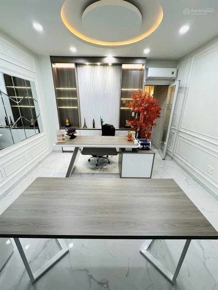 Nhà đẹp bước vào là muốn mua 3 tầng 2 phòng ngủ vị trí vàng