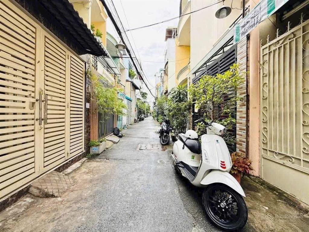 Cần bán gấp nhà đường số 3, p8, q. gò vấp, giá chỉ 2 tỷ 350tr/65m2, hẻm 4m