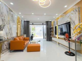 Chú dũng đang kẹt tiền bán gấp nhà đường âu cơ p.10 q.tân binh giá 2 tỷ 190tr/60m2. đường 4m.