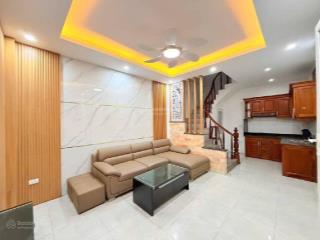 Nhà tân triều tuyệt đẹp oto lùi cửa không gian thoáng sáng hiếm có  30m nhỉnh 7