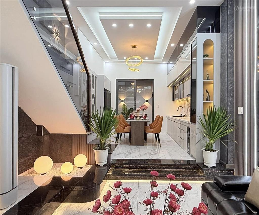 Bán gấp nhà đ.quang trungq.gò vấp.giá bán 3tỷ530tr/72m2,cho thuê 15tr/tháng.gần chợ hạnh thông tây