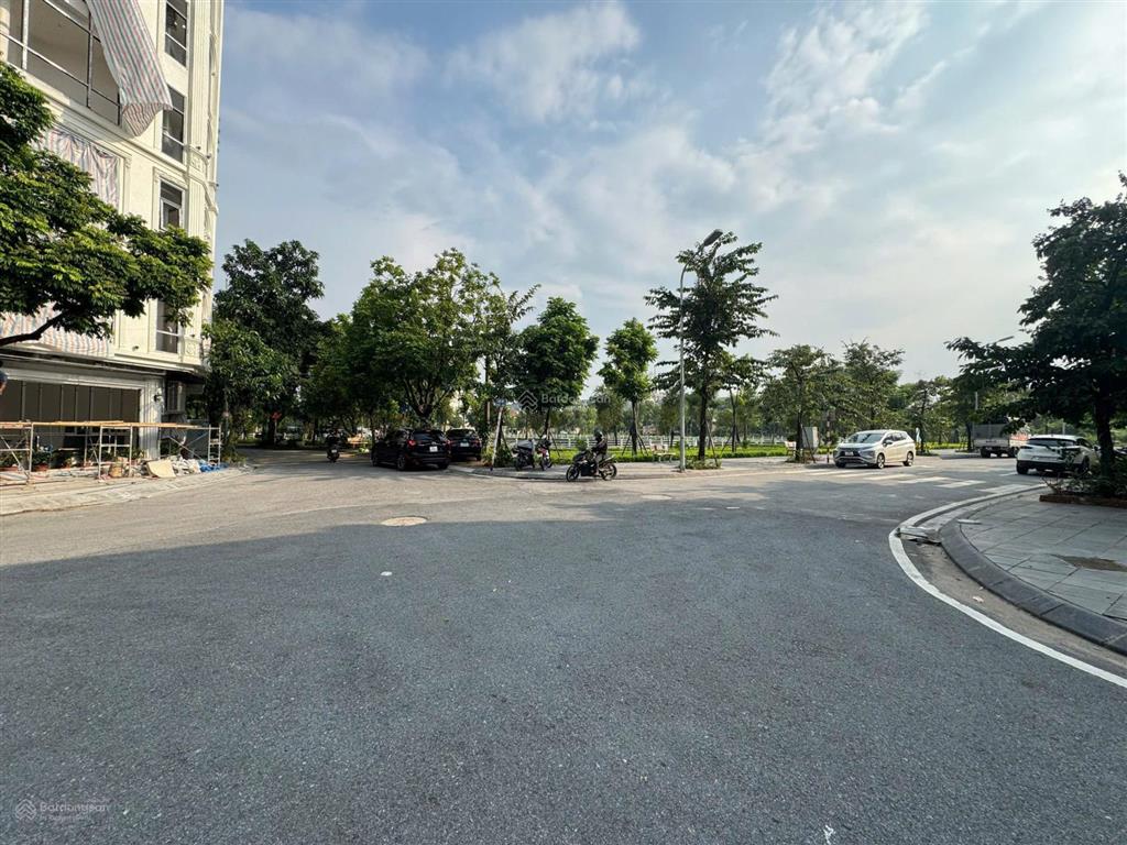 Chính chủ bán đất tđc thượng thanh việt hưng, vị trí vàng sát công viên, giá trị tăng mạnh