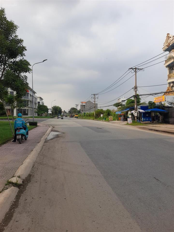 Bán đất mặt tiền đường bưng ông thoàn, phường phú hữu, q9