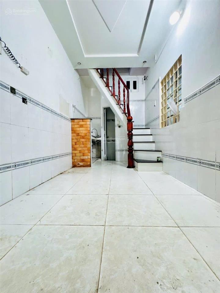 Nhà nhỏ 2 lầu sổ riêng nguyễn kiệm sát phạm văn đồng gv có hh gt