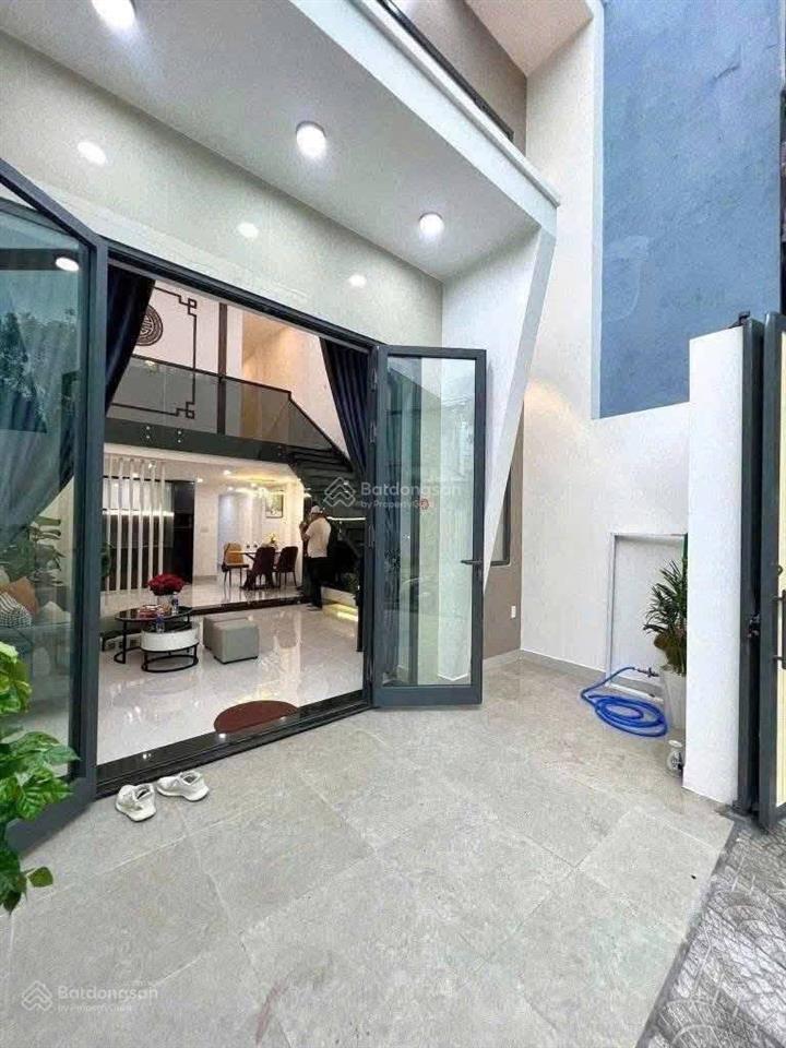 Tôi chính chủ bán gấp nhà đề xoay tiền làm ăn vị trí trung tâm đường rộng 6m, khu dân cư đông đúc