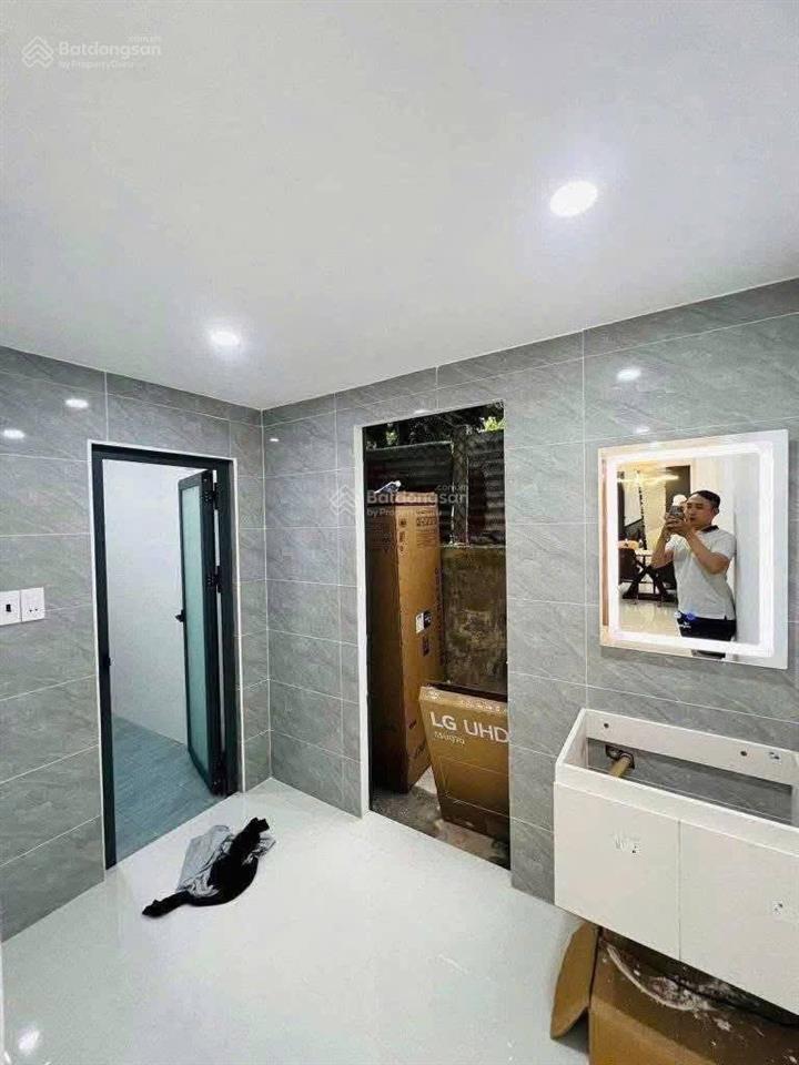 Tôi chính chủ bán gấp nhà đề xoay tiền làm ăn vị trí trung tâm đường rộng 6m, khu dân cư đông đúc