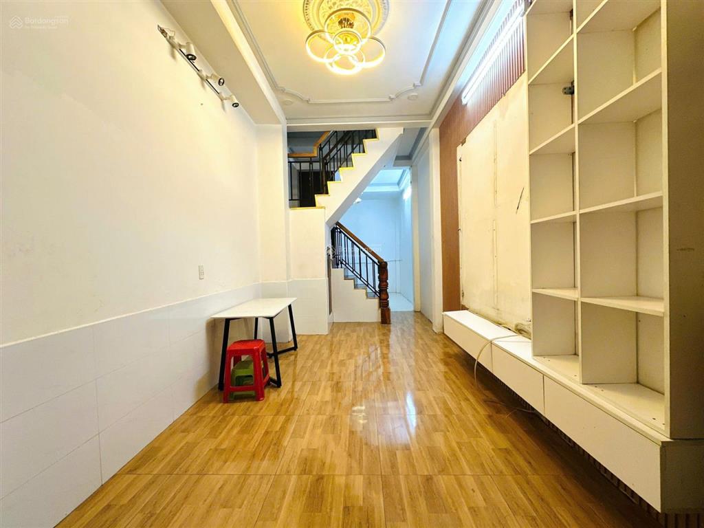 Nhà 122/22 4 tầng btct xô viết nghệ tĩnh  cách q1 1 phút đi bộ  nhỉnh 6 tỷ