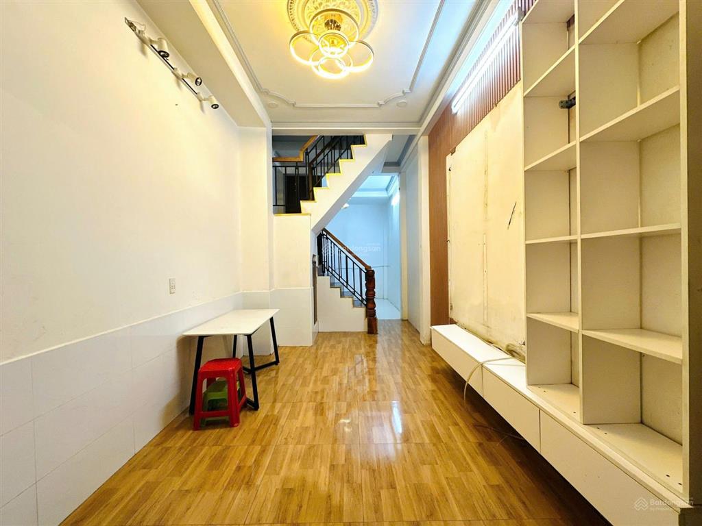 Nhà 122/22 4 tầng btct xô viết nghệ tĩnh  cách q1 1 phút đi bộ  nhỉnh 6 tỷ