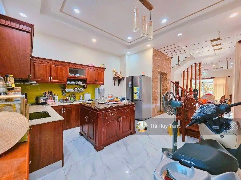 Bán biệt thự góc 2 mặt tiền kdc gia hòa 252m2 giá 23,8 tỷ