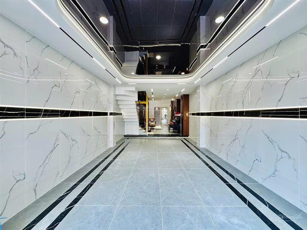 Định cư nước ngoài bán hxh hậu giang,4 x 22, 6 tầng btct, 6 pn, 6wc có sân thượng, nội thất cao cấp