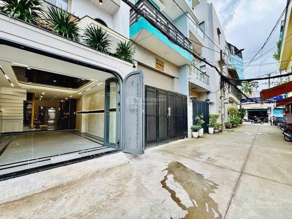 Định cư nước ngoài bán hxh hậu giang,4 x 22, 6 tầng btct, 6 pn, 6wc có sân thượng, nội thất cao cấp