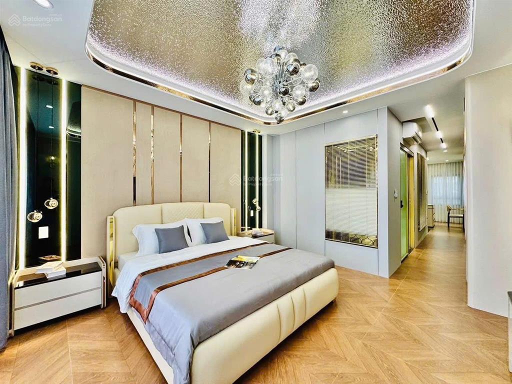 Định cư nước ngoài bán hxh hậu giang,4 x 22, 6 tầng btct, 6 pn, 6wc có sân thượng, nội thất cao cấp