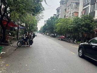 Đất đẹp! 15 tỷ hơn bắc từ liêm, phú diễn, 50m2  ô tô tránh nhà mặt đường lớn kinh doanh