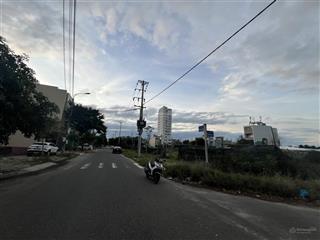 Đất 2 mặt tiền nguyễn cơ thạch đối diện công viên. đông nam. 230m2