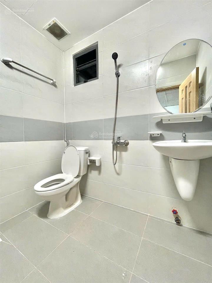 Phòng chdv full nội thất 25m2 có gác  gần hutech, ngoại thương, văn lang  quận bình thạnh.