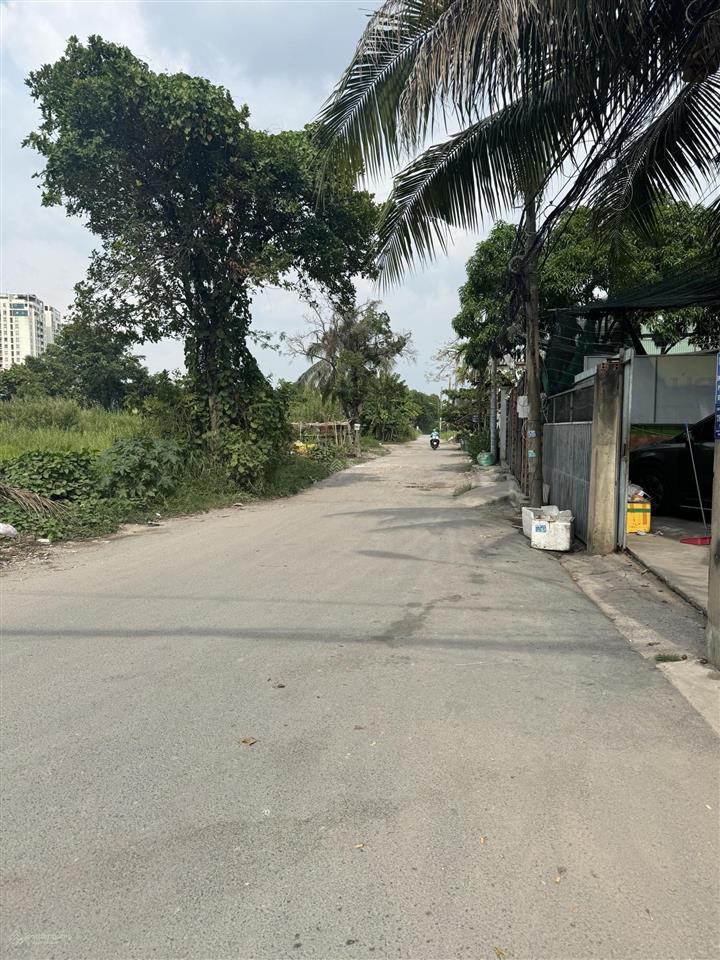 Cho thuê nhà cấp 4 mặt tiền đường 28, linh đông, dt 270m2 giá 20tr/ tháng