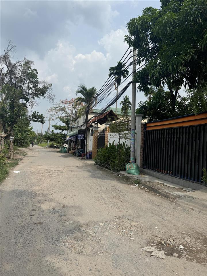 Cho thuê nhà cấp 4 mặt tiền đường 28, linh đông, dt 270m2 giá 20tr/ tháng