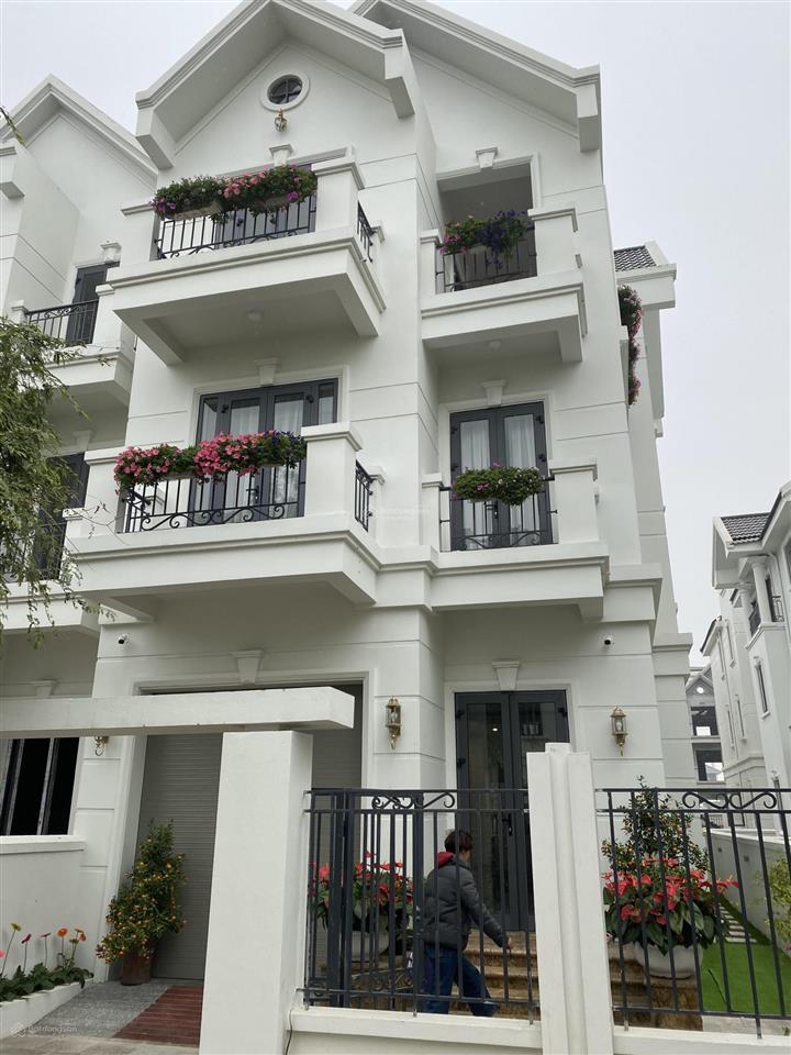 Biệt thự nằm trên đường lý nam đề view hồ đầm vạc trục chính từ tp vĩnh yên ra vinhomes vĩnh phúc