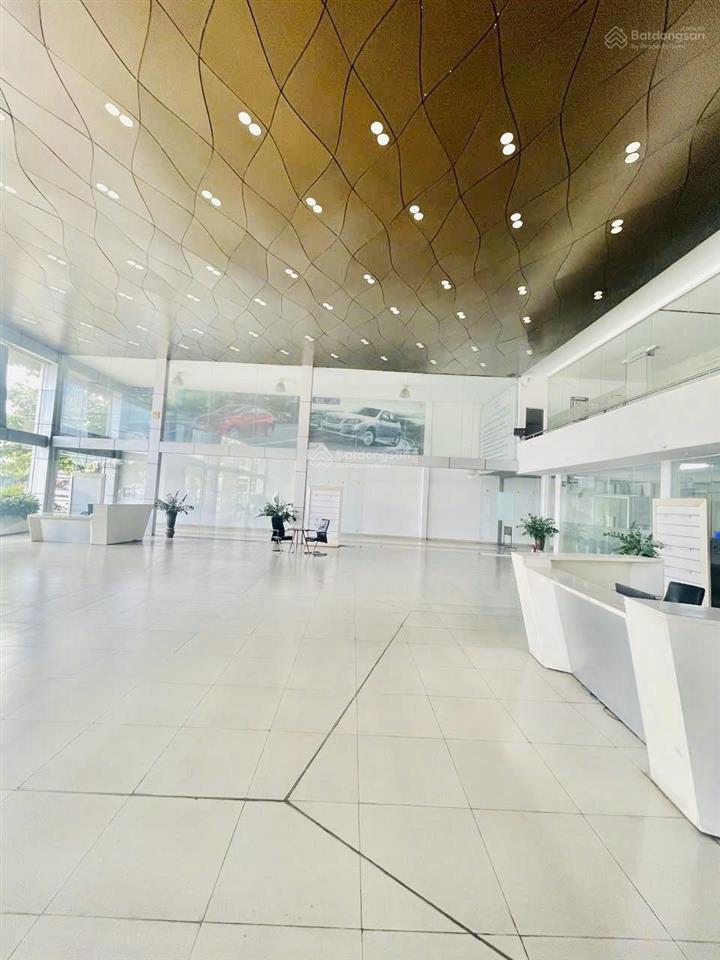 Cho thuê showroom mặt tiền nguyễn hữu thọ, ngang 105m, dt 3000m2, hệ thống pccc đầy đủ