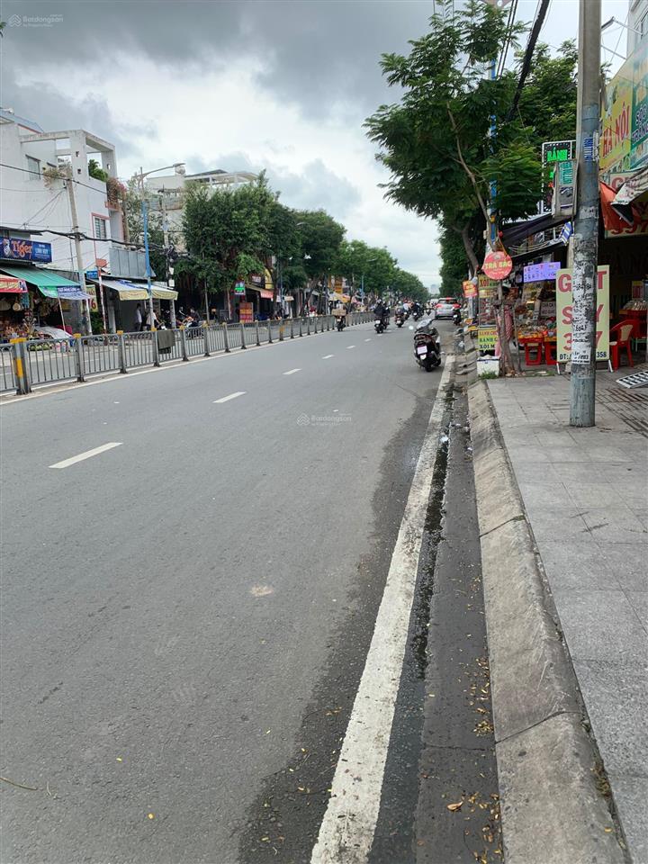 Chủ kẹt bank bán gấp mtkd tân sơn nhì. dt 9,3m x 18m. nở hậu, công nhận 270m2. nhà 3 tấm. giá 49 tỷ