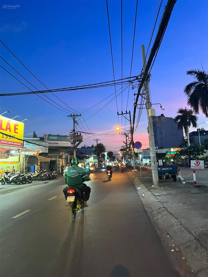 Chủ kẹt bank bán gấp mtkd tân sơn nhì. dt 9,3m x 18m. nở hậu, công nhận 270m2. nhà 3 tấm. giá 49 tỷ