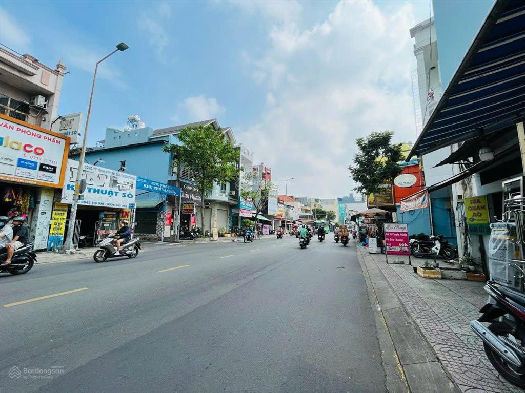 Chính chủ bán gấp nhà mặt tiền đường lũy bán bích, tân phú  dt 5.2 x 25m, nhà 2 tấm, giá 14.5 tỷ