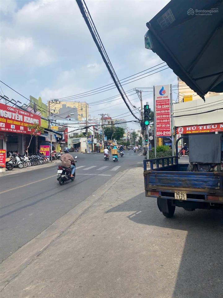 Chính chủ bán gấp nhà mặt tiền đường lũy bán bích, tân phú  dt 5.2 x 25m, nhà 2 tấm, giá 14.5 tỷ