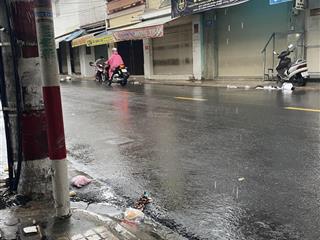 Chủ kẹt bank bán gấp mtkd chợ vải lê văn phan. dt 6m x 14m. nhà 2 tấm. giá 8.9 tỷ
