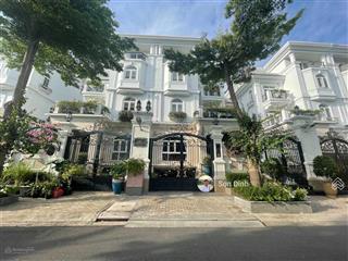 Xuất ngoại bán căn bt view cv cityland nguyễn thị thập 10x22m, xd hầm trệt 3 lầu (tk thang máy)