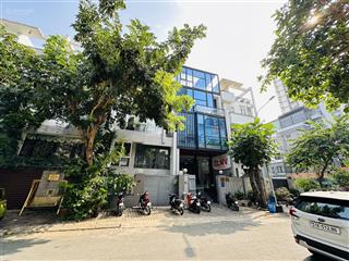Bán nhà q. 7 tại 51 đường số 7, kdc phú mỹ vph, dt 126m2, giá 24 tỷ, có thang máy,  0901 424 ***