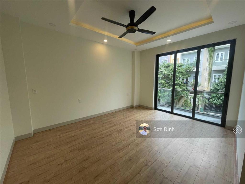 Bán gấp căn nhà phố kinh doanh đường d4  dt 5x21m 3 lầu  đường 20m dự án jamona city quận 7