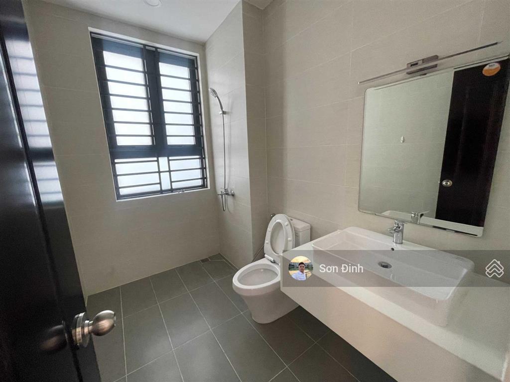 Bán gấp căn nhà phố kinh doanh đường d4  dt 5x21m 3 lầu  đường 20m dự án jamona city quận 7