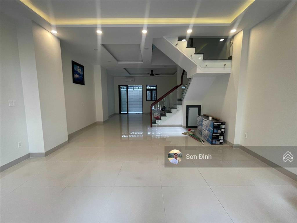 Bán gấp căn nhà phố kinh doanh đường d4  dt 5x21m 3 lầu  đường 20m dự án jamona city quận 7