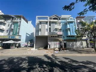 Nhà phố mặt tiền hoàng quốc việt, kdc phú mỹ, dt 6x22m, giá 26 tỷ, có thang máy.  0901 424 ***