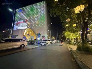 Cho thuê siêu phẩm 10.000m2 đất view sông tại cạnh làng việt kiều. đường rộng mênh mông ô tô ra vào