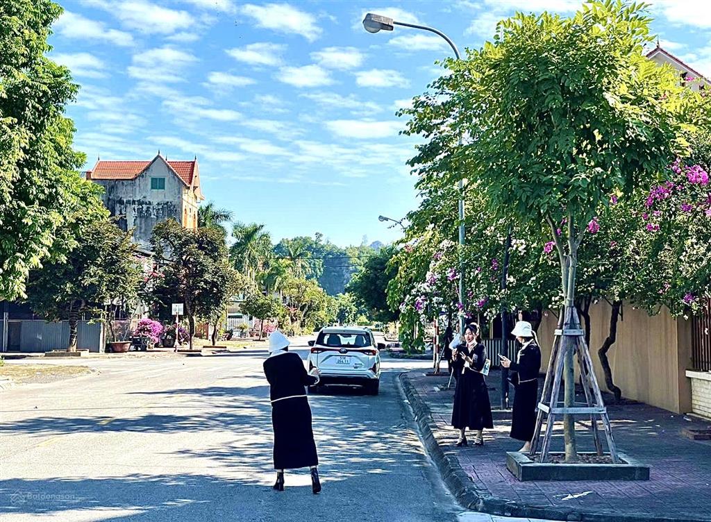 Tin được không 15,5tr/m2 đất sổ đỏ 90m2 đường 17m  cạnh hồ 5,5ha  phú thứ park hill  hp vay 70%