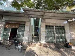 Cần bán dãy nhà trọ đường d9 kdc long hậu nam sài gòn. gồm 10 phòng, thu nhập 15tr/tháng.