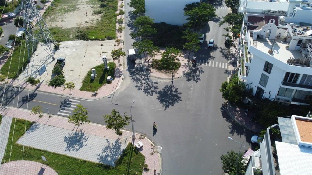 Bán siêu phẩm lô góc 3 mặt tiền đường số 13 kđt lê hồng phong 2. (ôm trọn công viên)