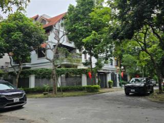 Nợ ngân hàng chủ cần bán gấp biệt thự việt hưng 255m2 x 4t, mt 15m, giá 60tỷ