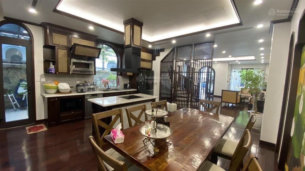 Nợ ngân hàng chủ cần bán gấp biệt thự việt hưng 255m2 x 4t, mt 15m, giá 60tỷ